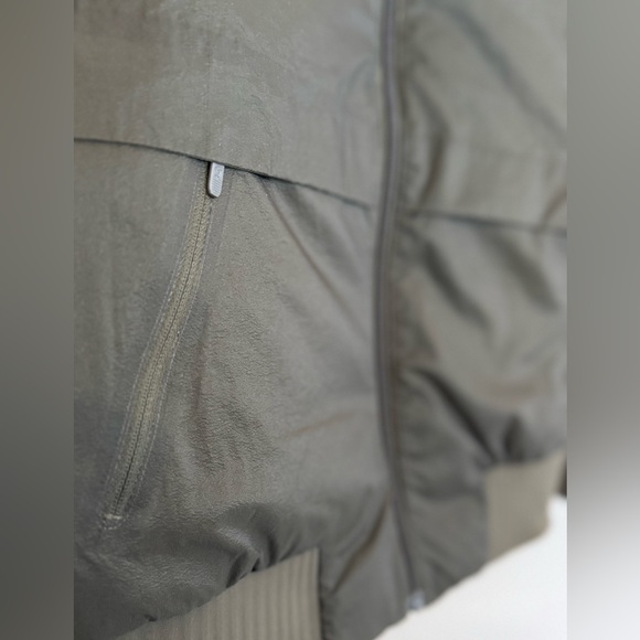 Lululemon Down & Around Green Bomber Jacket (Reversible) Sz 8 - Picture 13 of 15